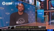 女主持前凸后翘🔥提问凯尔登·约翰逊:你凭啥拿最佳第六人奖