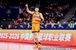 做你擅长的事!张镇麟半场5中2&三分2中0拿5分1助1帽 正负值-10