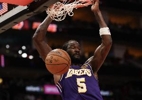 终结效率太低!艾顿7投仅1中拿2分6板 正负值-2